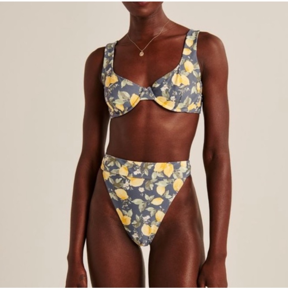 Abercrombie & Fitch Lemon Print Bikini Top Size small